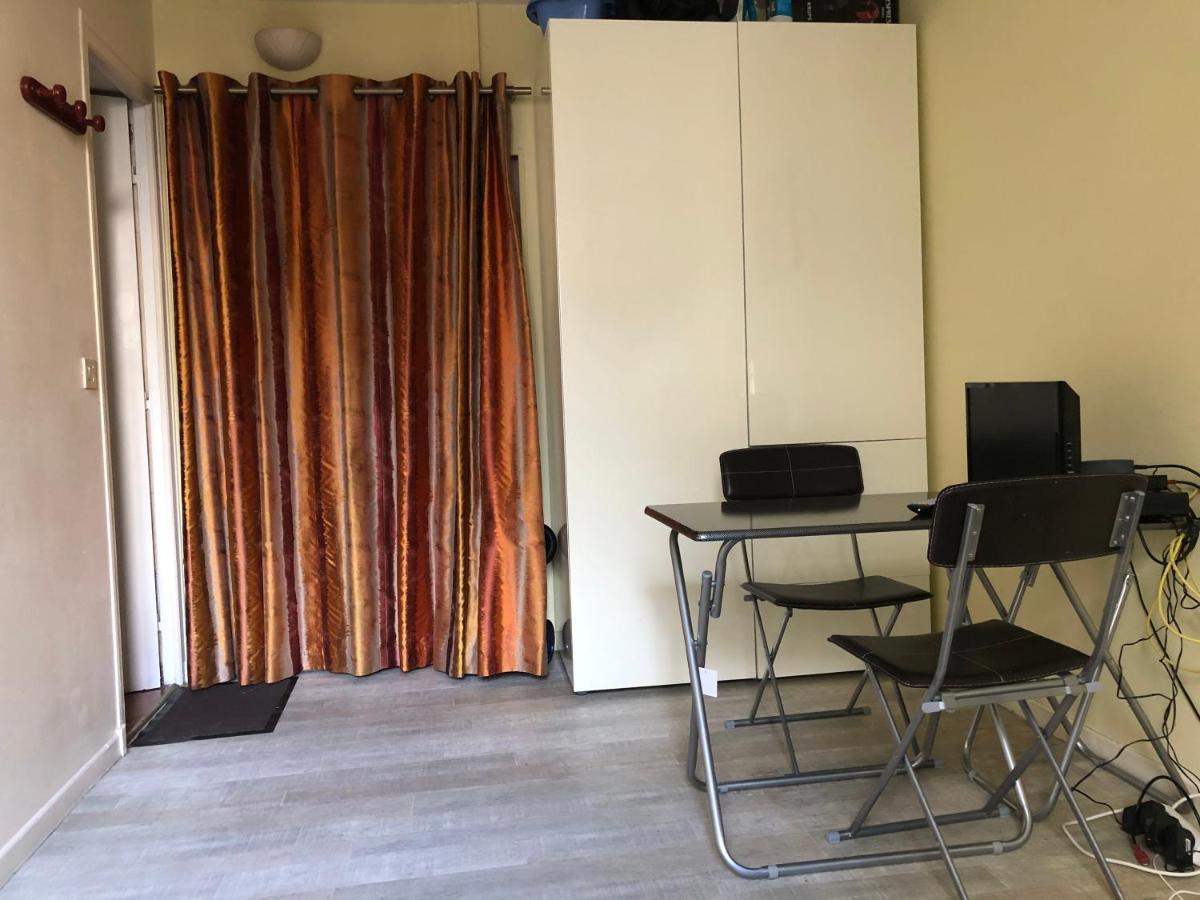 شقة باريس  في 23 Rue De La Chapelle المظهر الخارجي الصورة