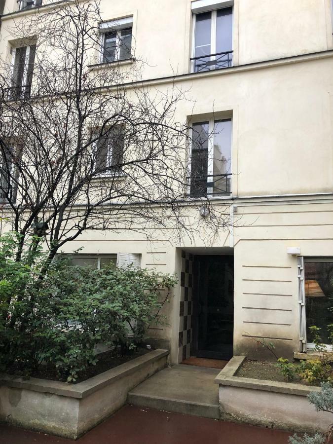 شقة باريس  في 23 Rue De La Chapelle المظهر الخارجي الصورة